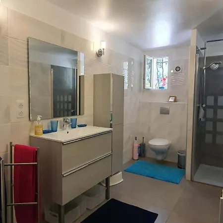 Mylena Holiday home Jouques
